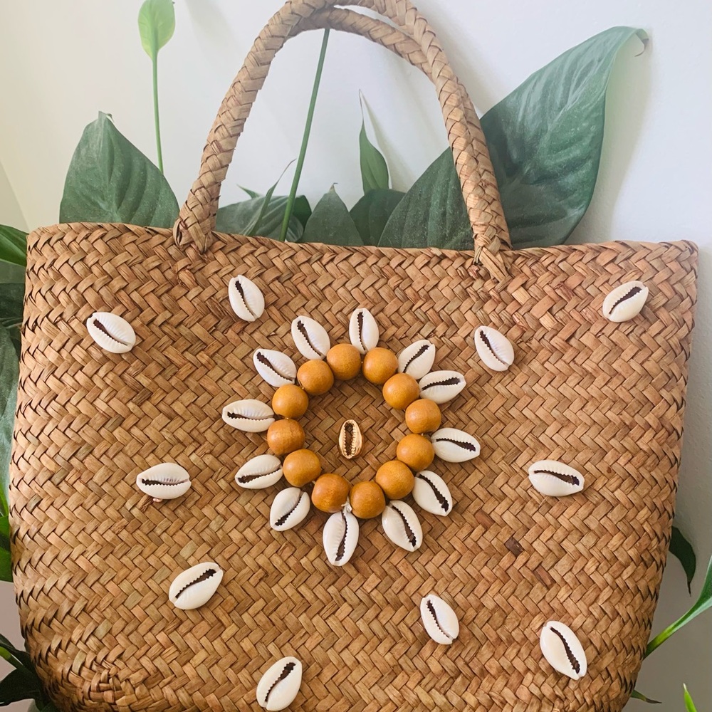 Handcrafted Tan Straw Tote Bag with Shell Accents